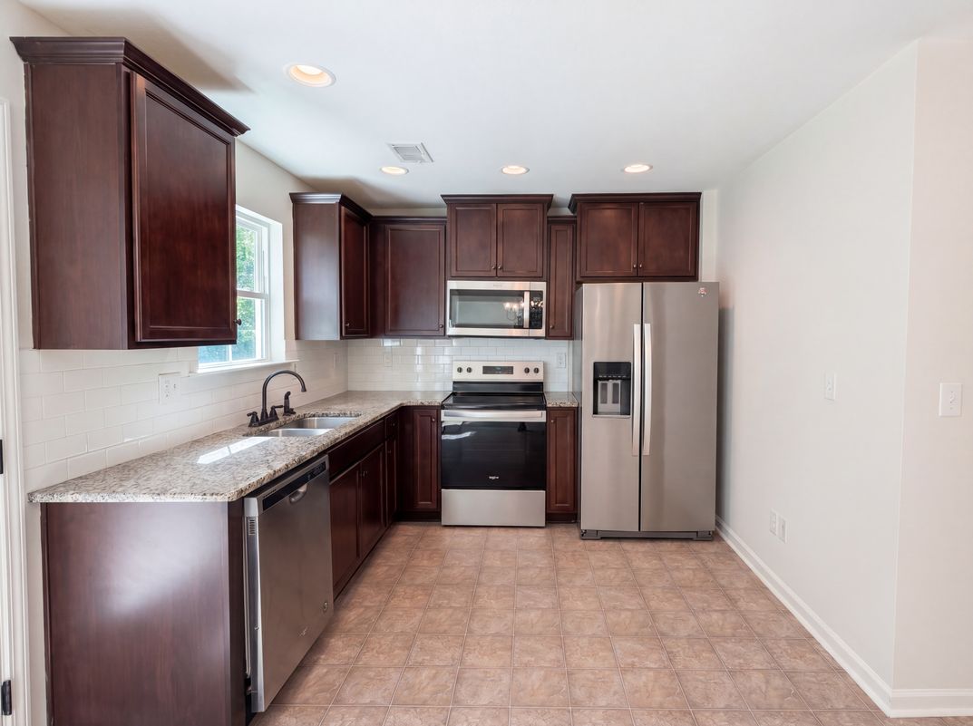 Photo 2 of 25 of 271 Stane Brook Ct, Jackson, GA