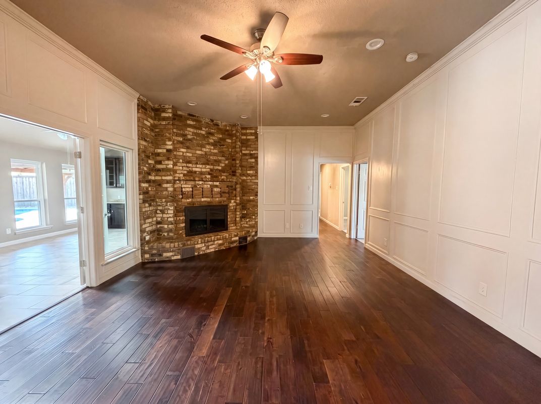 Photo 3 of 19 of 1533 Parkside Trl, Lewisville, TX