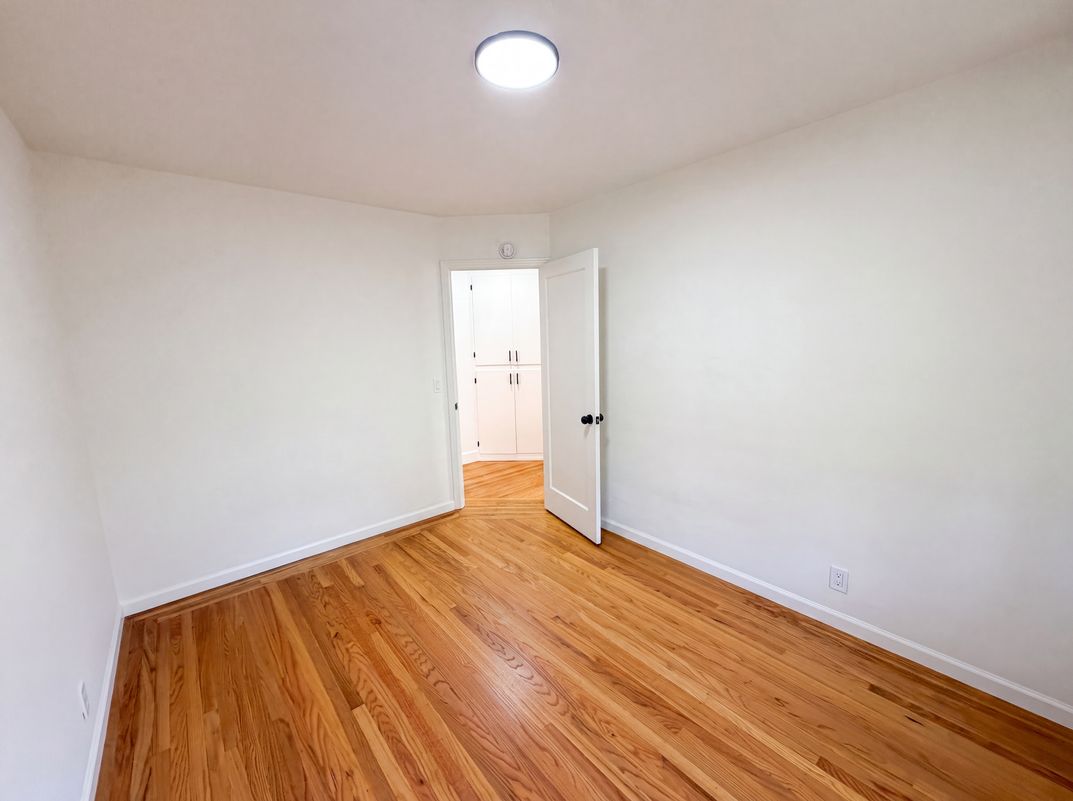 Photo 16 of 26 of 624 Sapphire St, Redwood City, CA