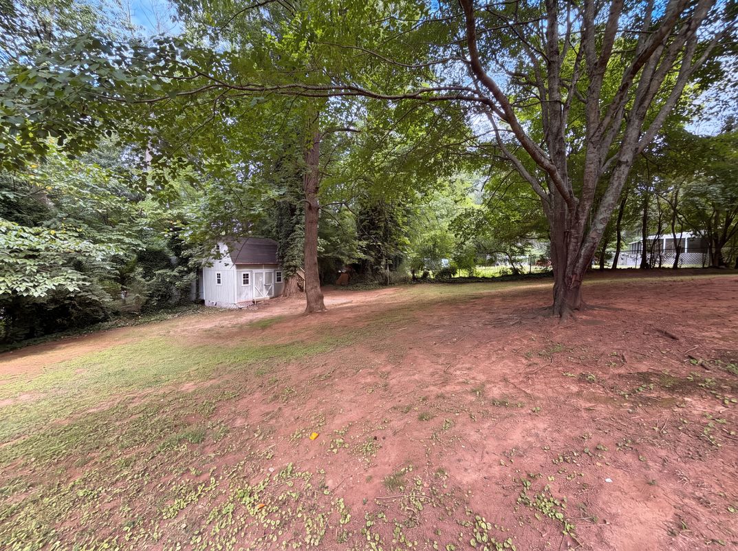 Photo 20 of 25 of 3691 Lavilla Dr, Powder Springs, GA