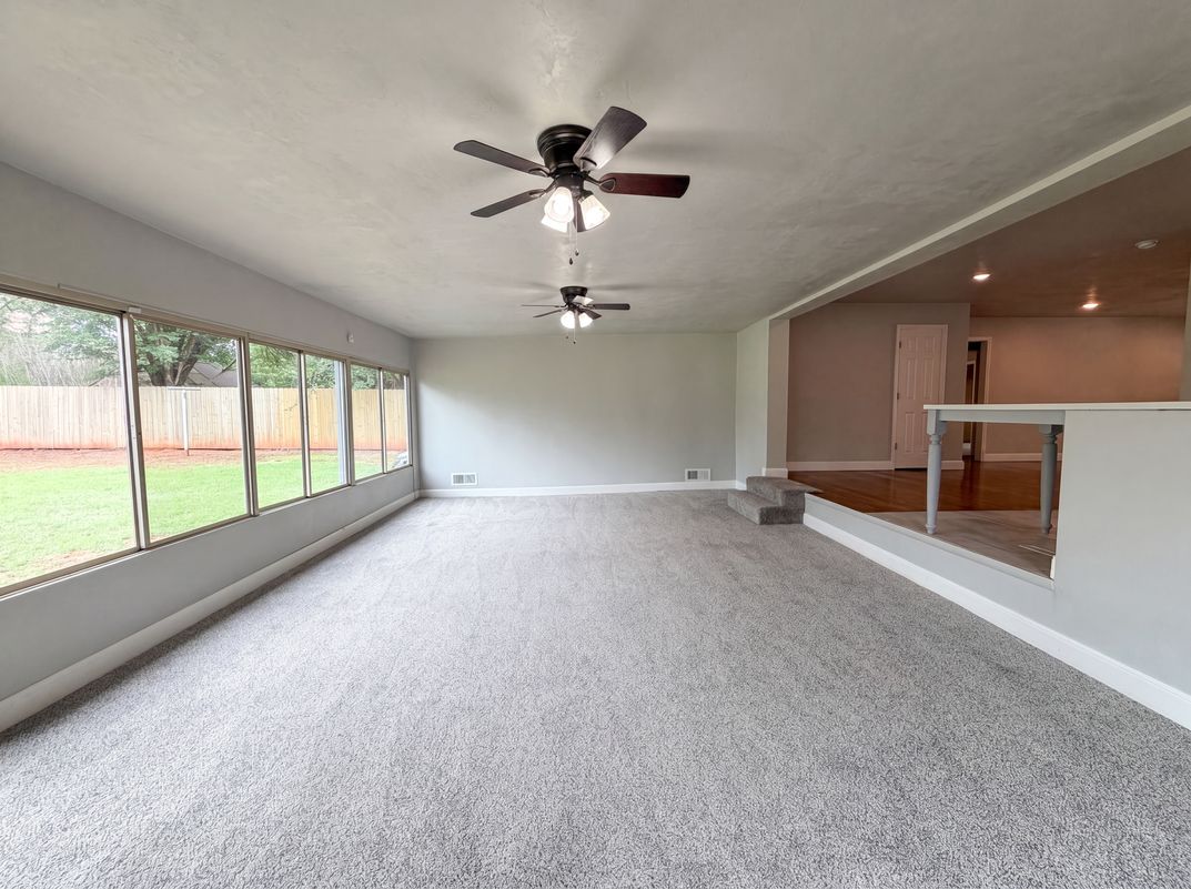 Photo 10 of 17 of 10508 Whitehaven Rd, Oklahoma City, OK