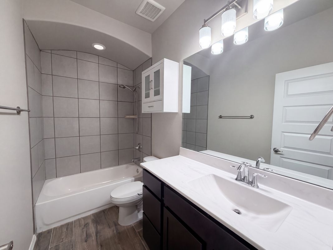 Photo 13 of 24 of 6384 Red Falcon Dr NE, Rio Rancho, NM