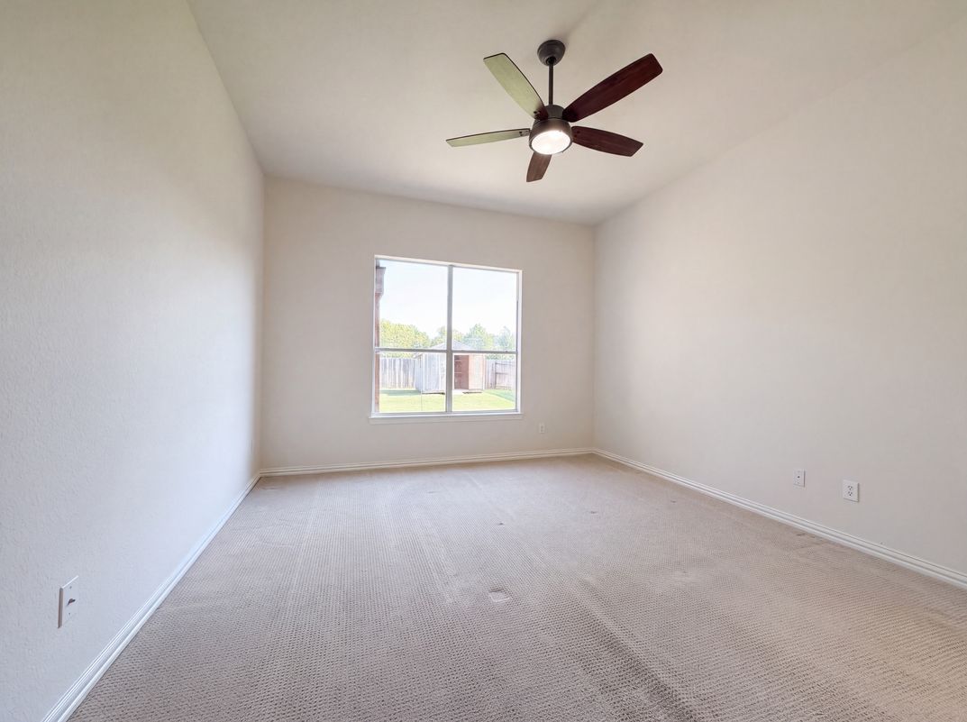 Photo 11 of 24 of 1420 Fleetwood Cove Dr, Grand Prairie, TX