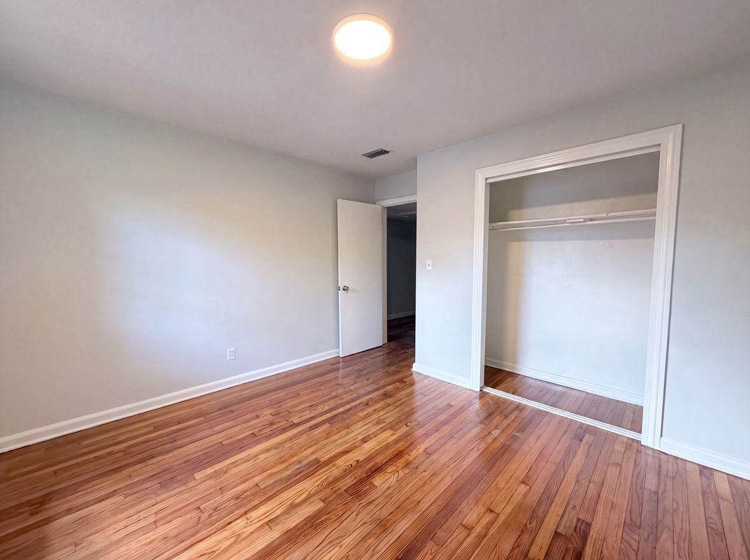Photo 11 of 16 of 6309 Pine Cove Ln, Jacksonville, FL