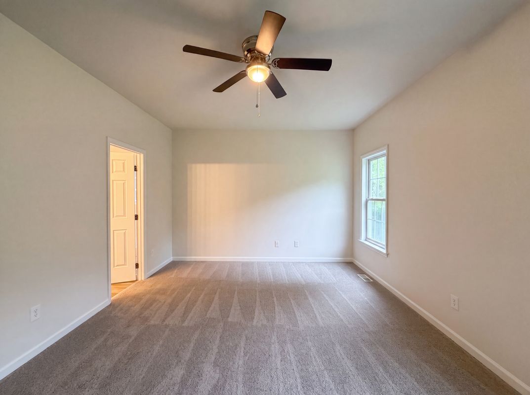 Photo 4 of 20 of 4100 Birchgarden Dr, High Point, NC