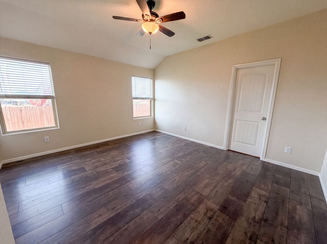 Photo 12 of 20 of 6337 Pontoon St, Fort Worth, TX