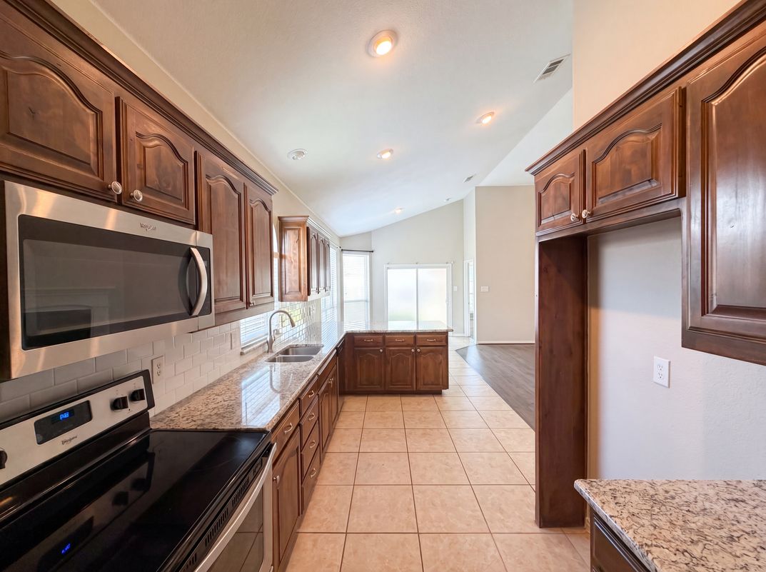 Photo 6 of 20 of 1205 Kachina Ln, Haslet, TX