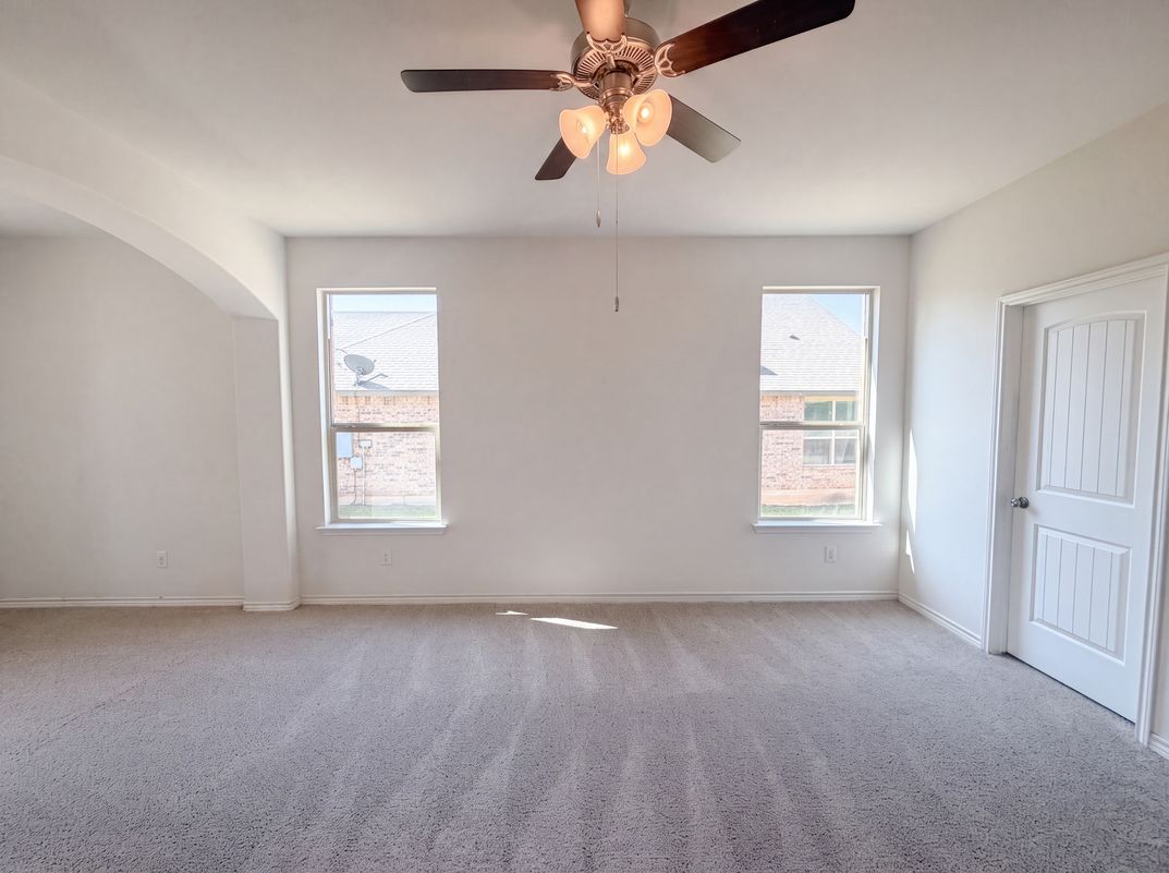 Photo 4 of 19 of 5614 Fenton Ln, Belton, TX