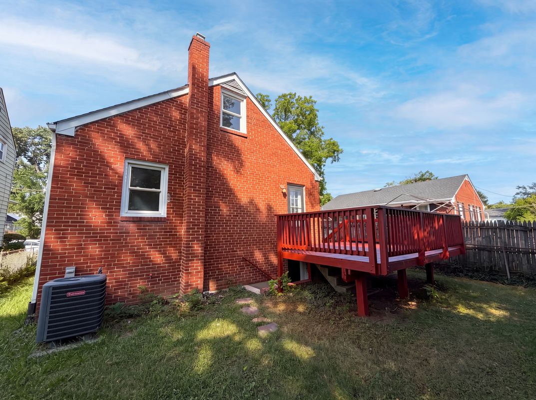 Photo 5 of 22 of 4313 Urn St, Capitol Heights, MD