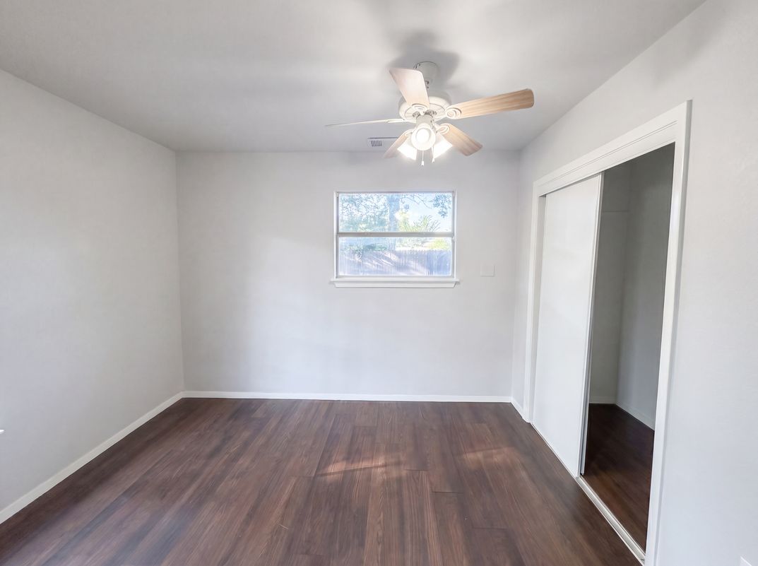 Photo 13 of 17 of 4526 S Horseshoe Trl, The Colony, TX