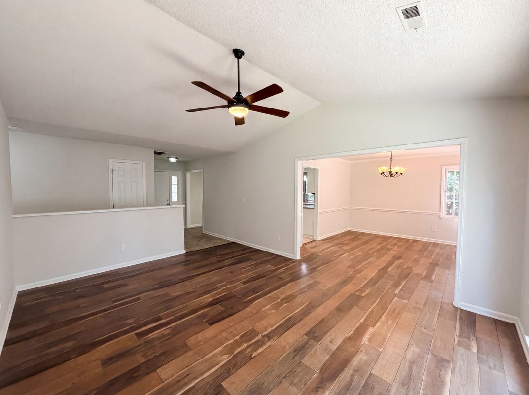 Photo 6 of 17 of 13622 Tynecastle Ln, Matthews, NC