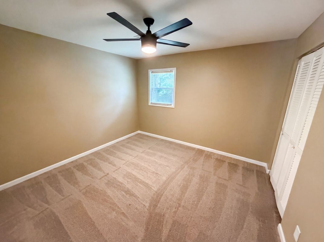 Photo 16 of 38 of 1772 Huntingford Dr, Marietta, GA