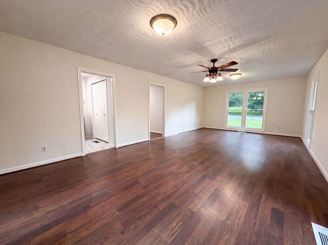 Photo 7 of 20 of 1007 Normandale Dr, Bessemer, AL