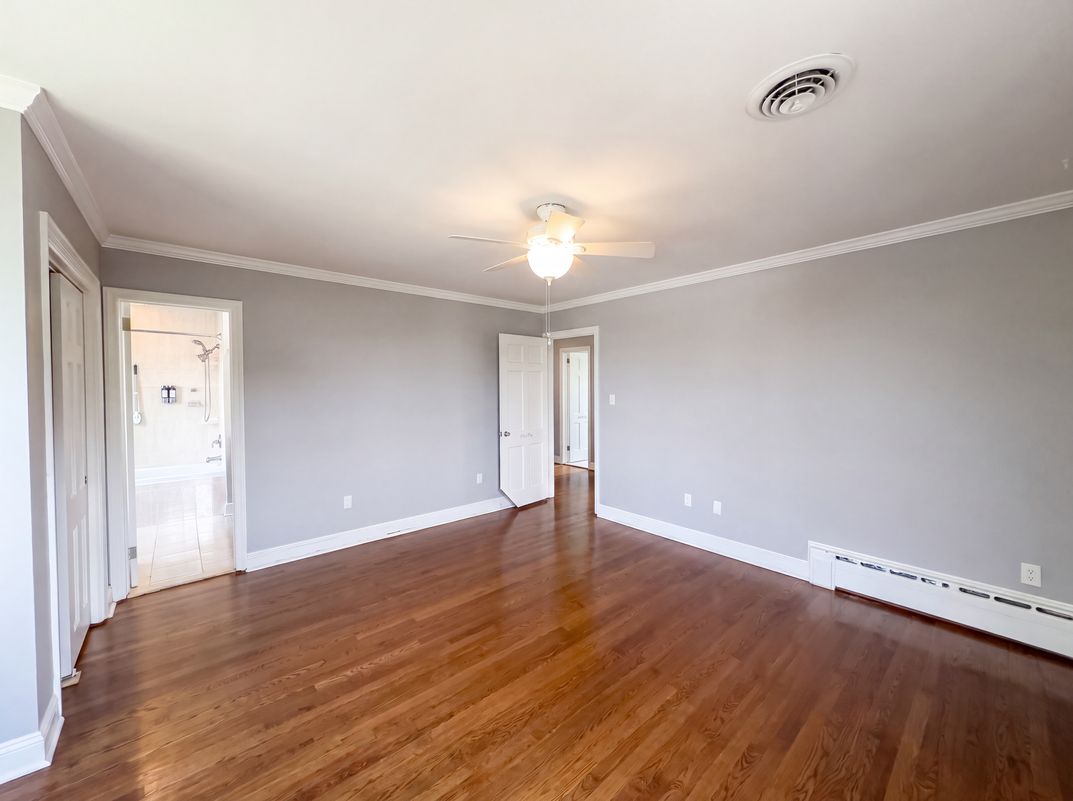 Photo 4 of 33 of 494 Walton St, Strasburg, VA