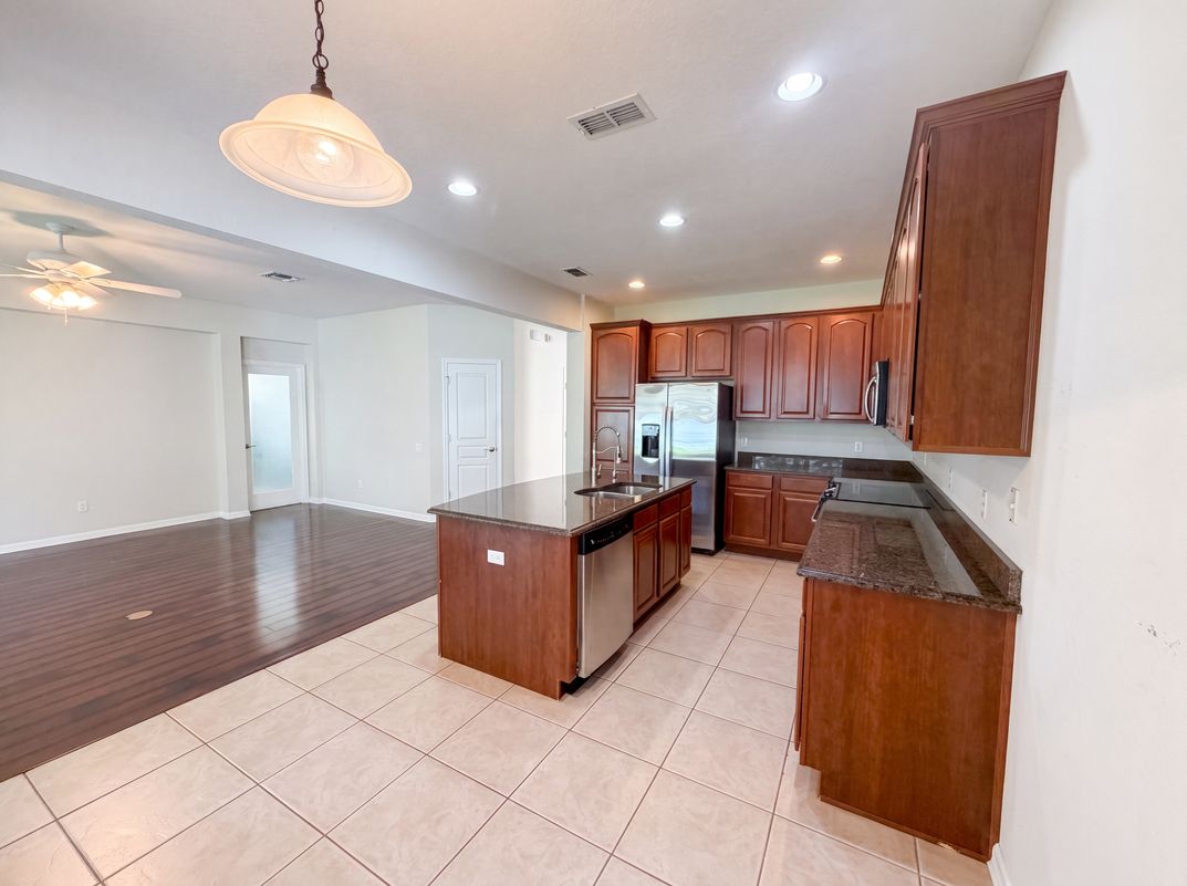 Photo 13 of 36 of 13228 Roskin Ln, Windermere, FL