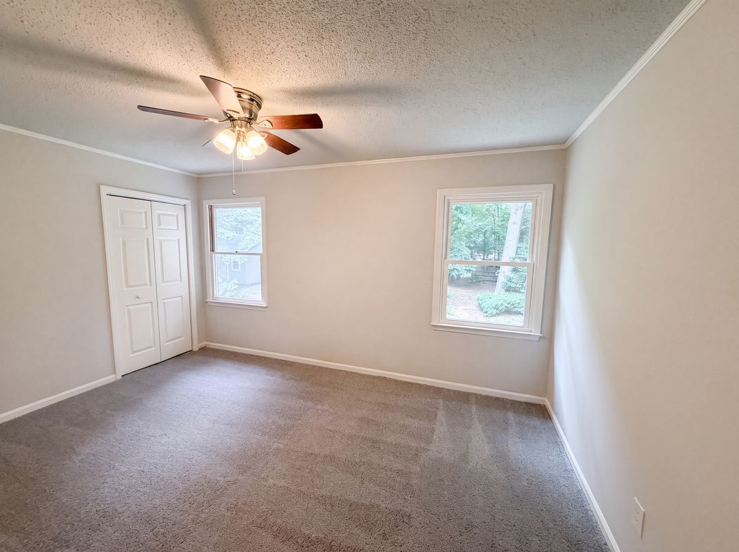 Photo 9 of 22 of 3029 Southampton Cir, Gastonia, NC