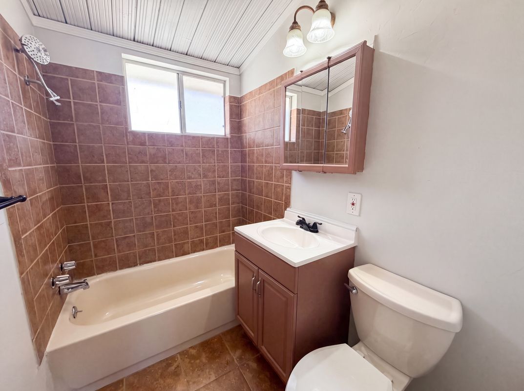 Photo 10 of 21 of 415 E Indian School Ln, Banning, CA