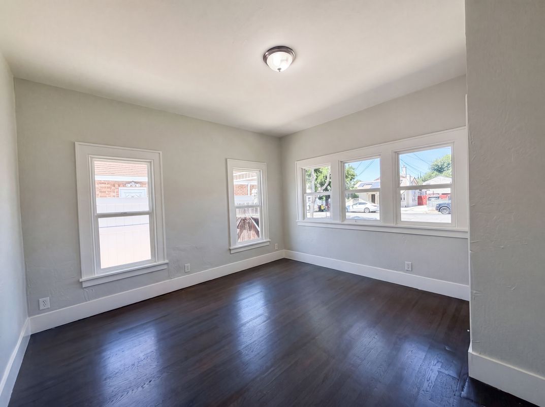 Photo 11 of 29 of 1860 W Willow St, Stockton, CA
