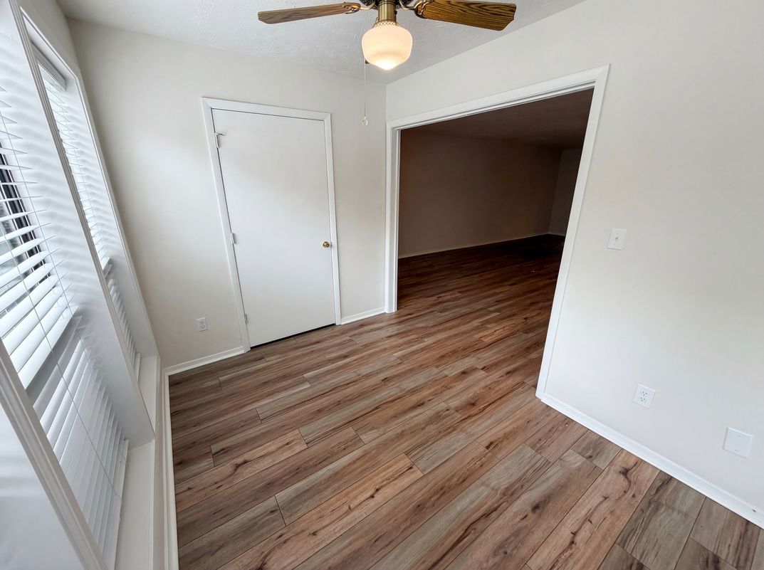 Photo 8 of 24 of 1013 Dunbar Dr, Atlanta, GA