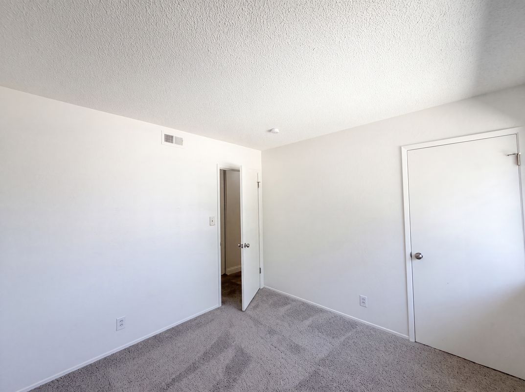 Photo 16 of 41 of 7007 Ursa Pkwy, Sacramento, CA