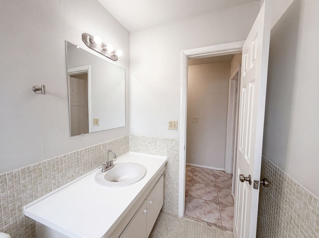 Photo 17 of 25 of 7141 Harbour Blvd, Miramar, FL