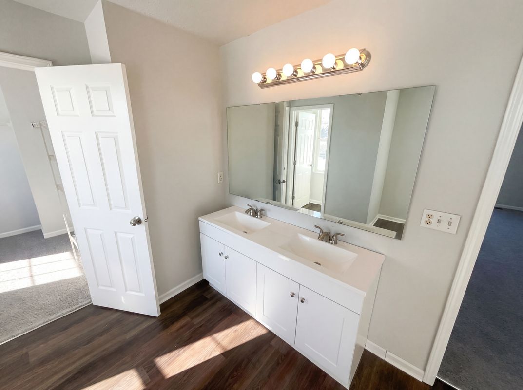 Photo 19 of 31 of 10142 Sandcherry Ln, Indianapolis, IN