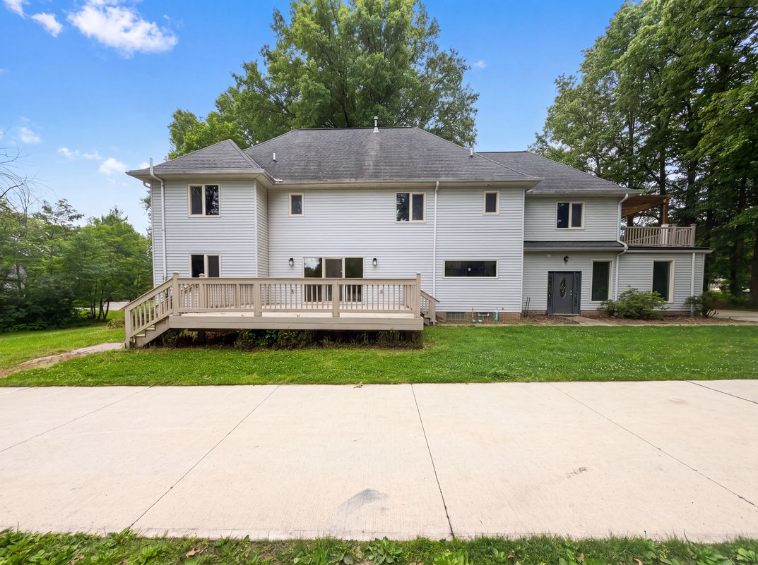 Photo 5 of 43 of 37045 Chagrin Blvd, Chagrin Falls, OH