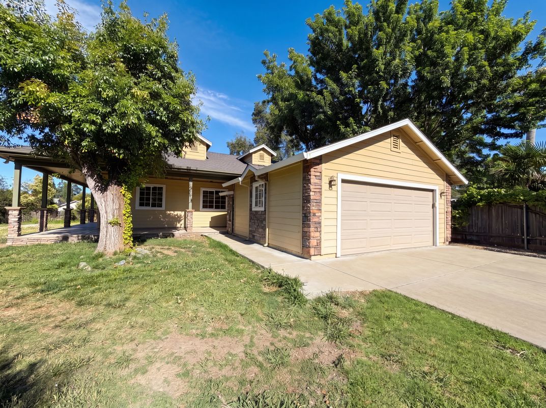 Property photo 1 of 8233 Fair Way