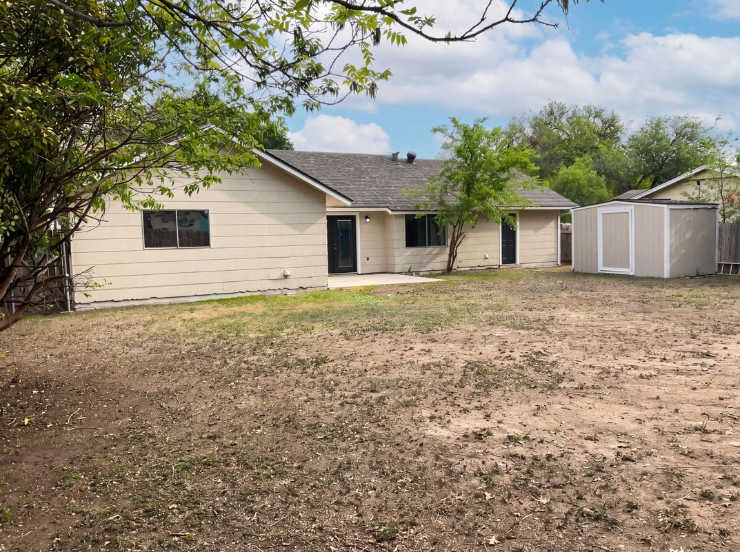 Photo 16 of 19 of 225 La Jolla, Live Oak, TX