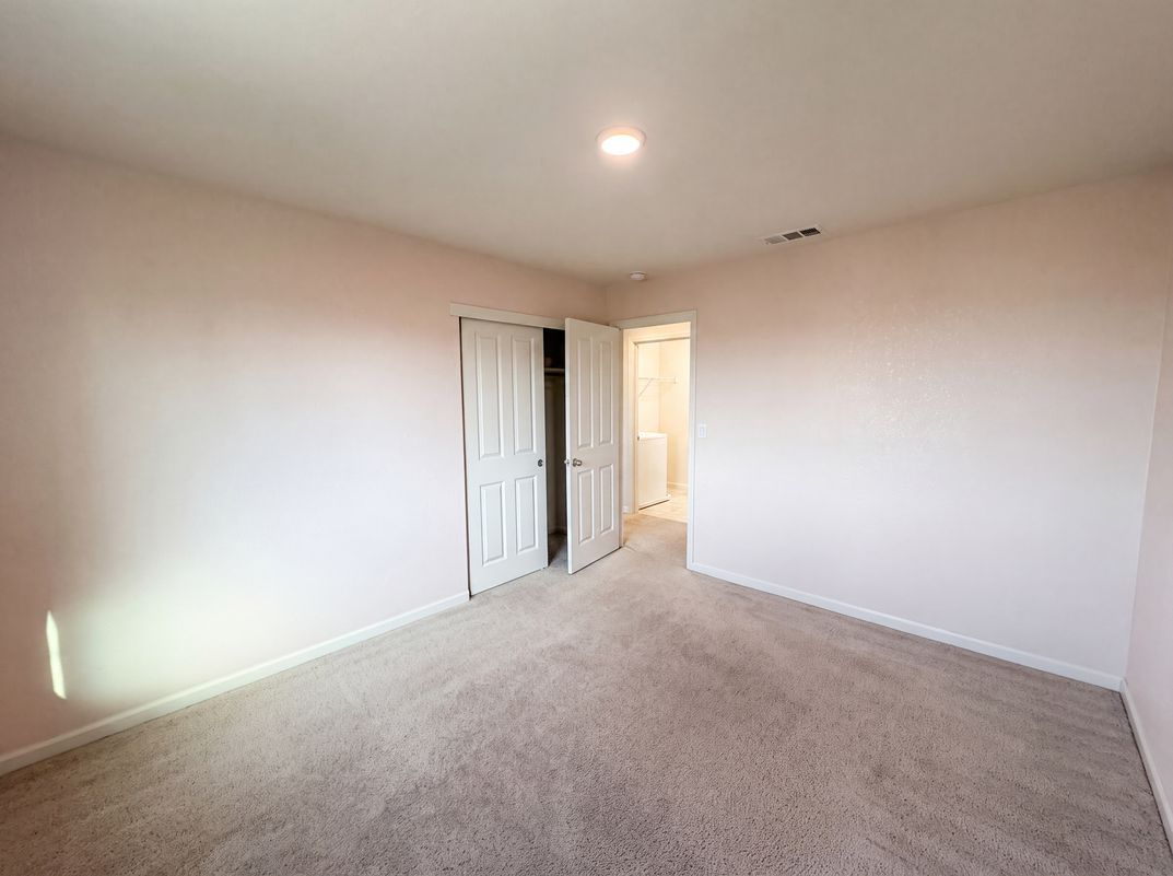 Photo 14 of 27 of 8224 Kossum Way, Elk Grove, CA