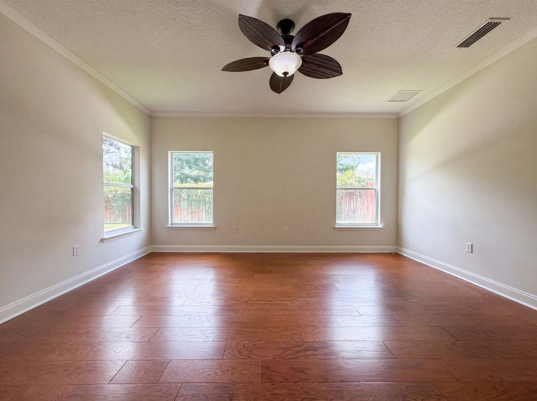 Photo 13 of 32 of 8331 Golden Bamboo Dr, Jacksonville, FL