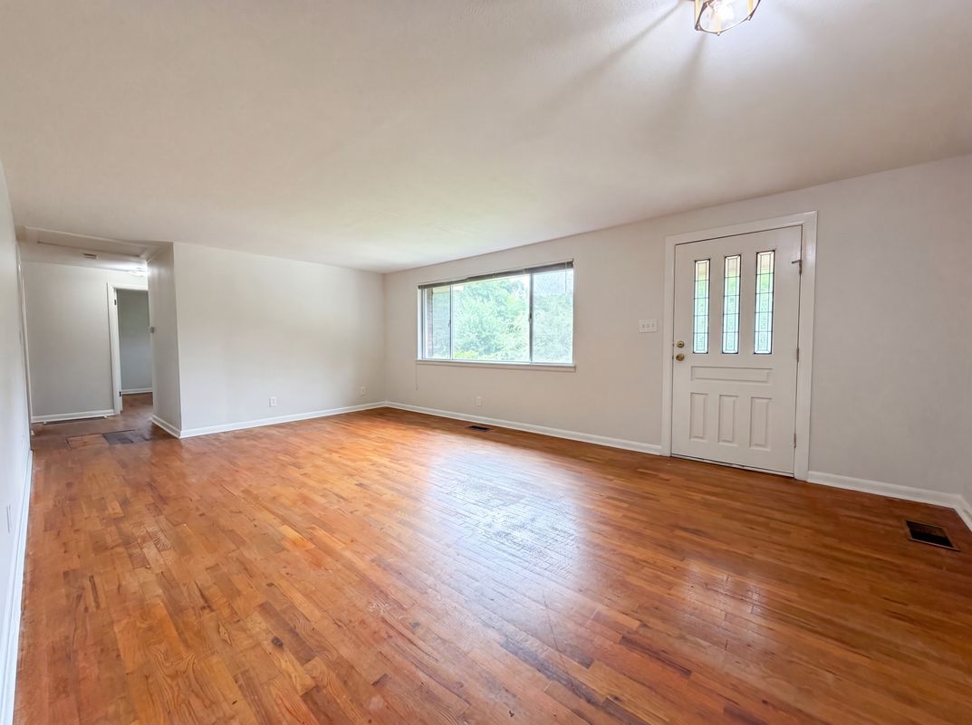 Photo 13 of 16 of 624 Belview St, Bessemer, AL