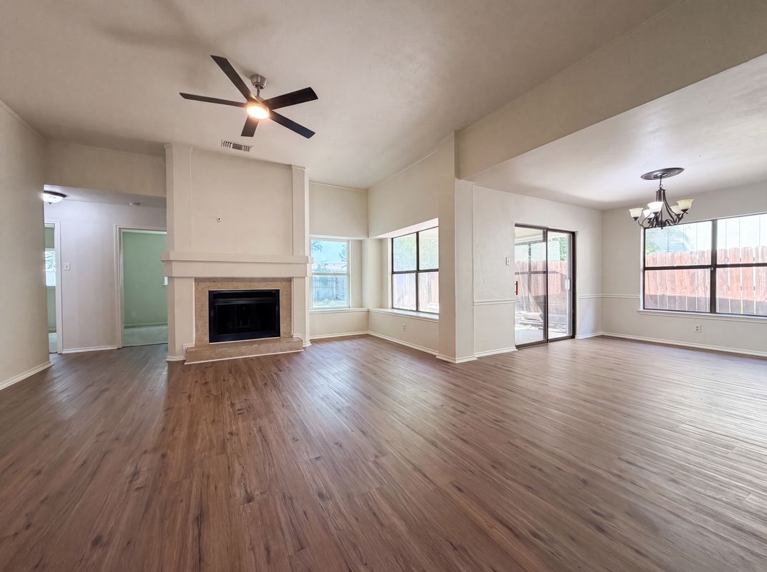 Photo 3 of 16 of 7339 Longing Trl, San Antonio, TX