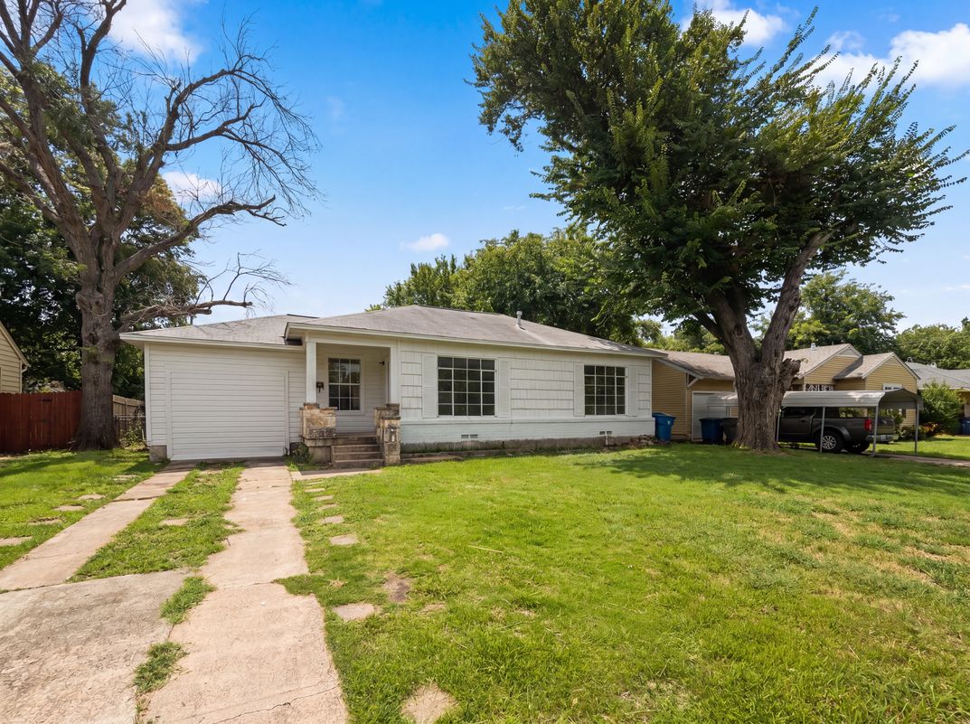 Photo 16 of 17 of 11216 Barbarosa Dr, Dallas, TX