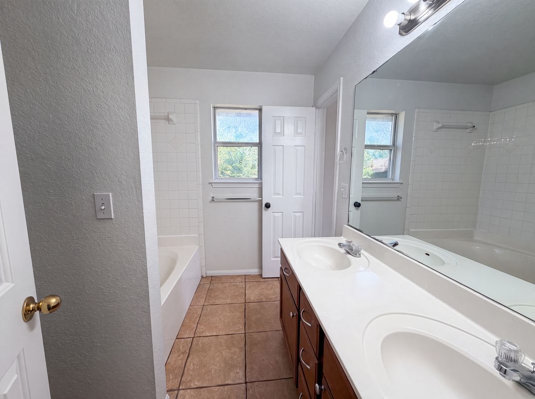 Photo 9 of 19 of 507 Abu Bakar Dr, Killeen, TX