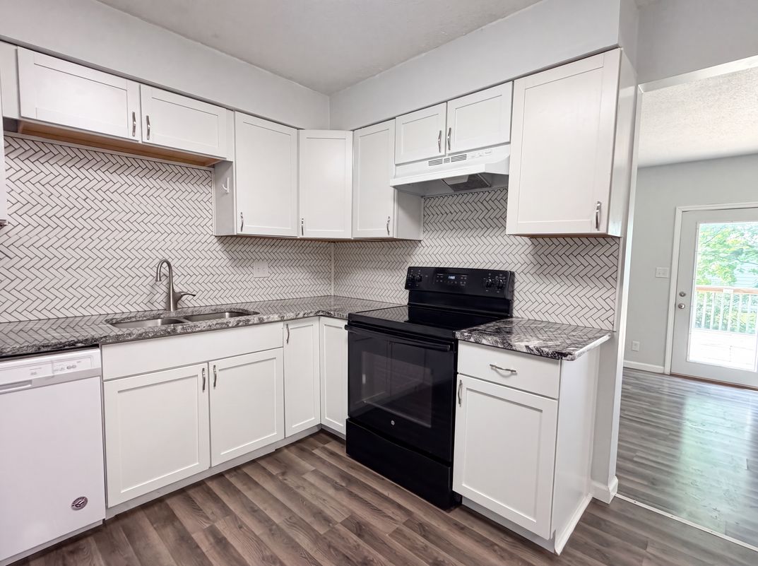 Photo 10 of 33 of 1415 Bolenhill Ave, Columbus, OH