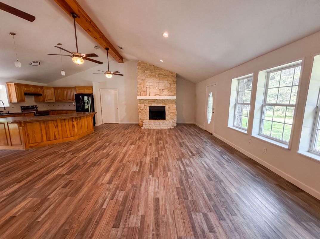 Photo 5 of 16 of 205 Private Road 6980, Alba, TX