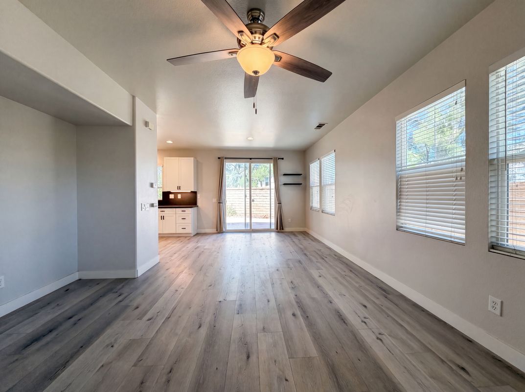 Photo 3 of 24 of 29206 Rio Lobo Way, Valencia, CA