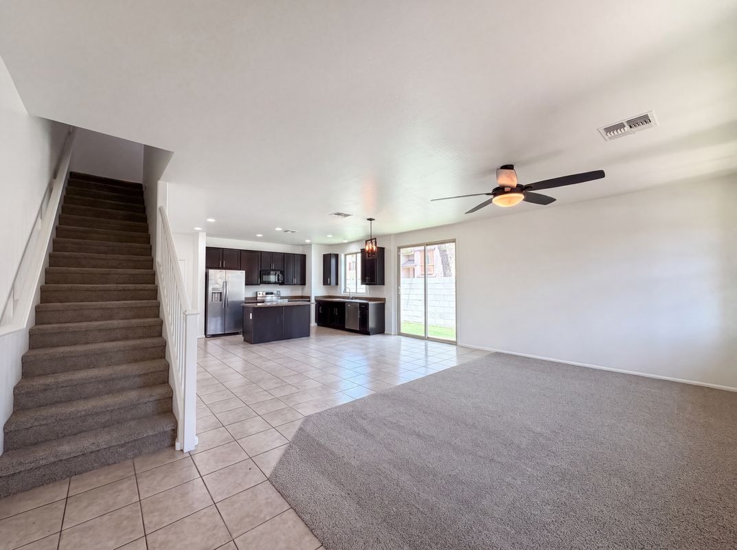 Photo 3 of 27 of 7730 W Giles Rd, Phoenix, AZ