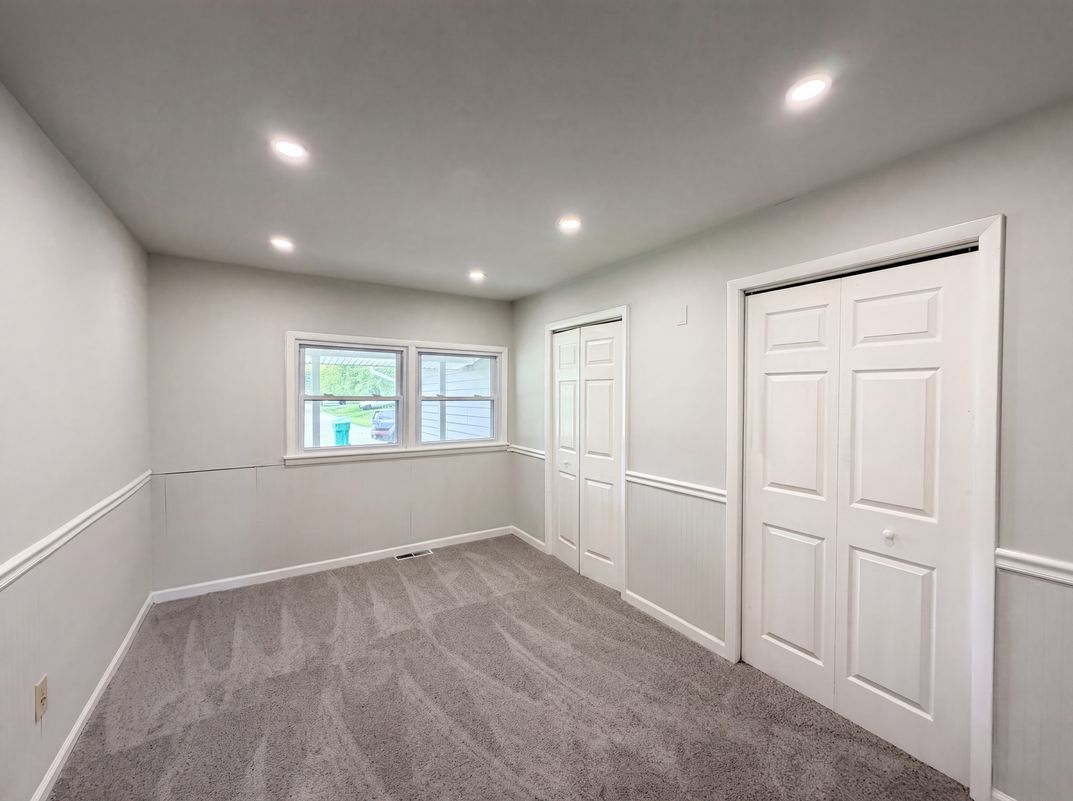 Photo 13 of 22 of 902 W Highland Dr, Shelbyville, IN