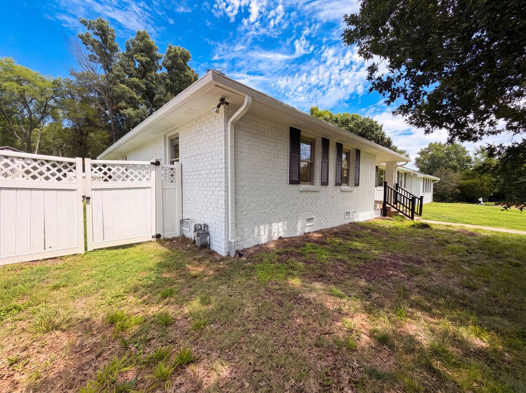 Photo 19 of 22 of 212 Islandia Ct W, Nashville, TN