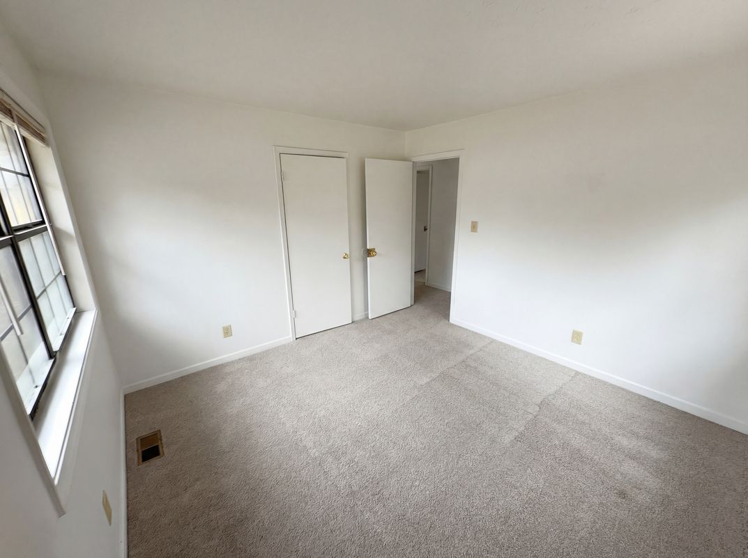 Photo 14 of 22 of 4400 Red Cedar Ct, Stone Mountain, GA