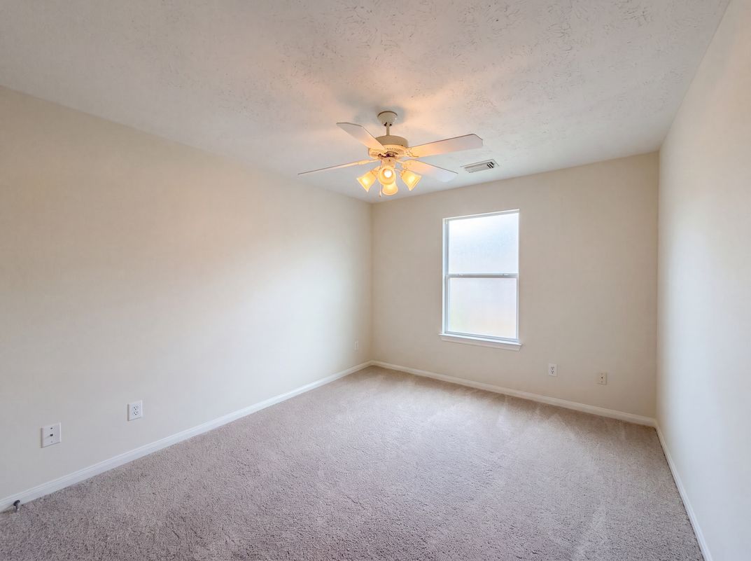 Photo 14 of 22 of 7914 Ingle Oak Dr, Houston, TX