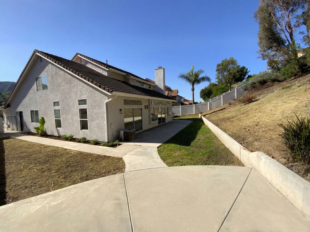 Photo 6 of 44 of 3303 Deaver Dr, Corona, CA