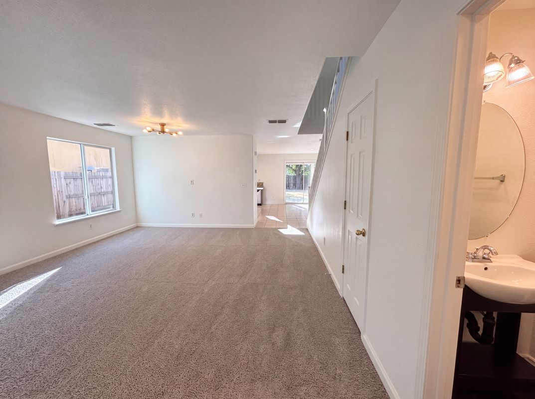 Photo 10 of 26 of 2152 Arnold Dr, Rocklin, CA