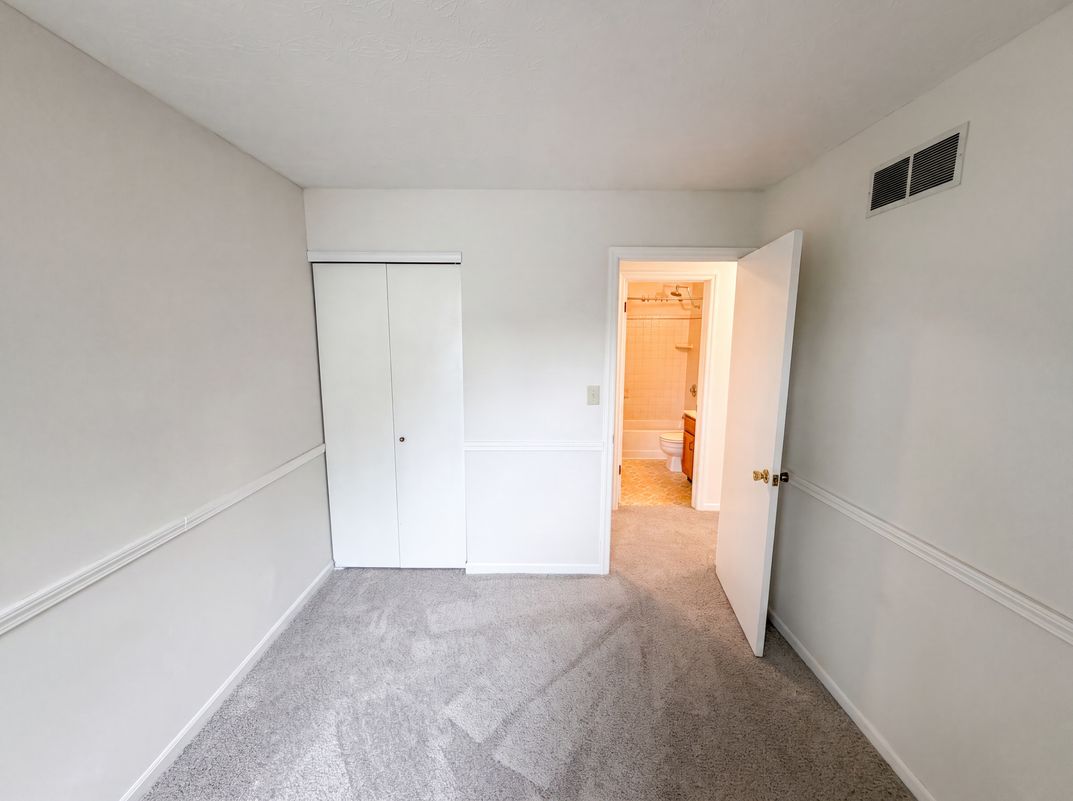 Photo 12 of 31 of 3920 Cedric Ln, Dublin, OH