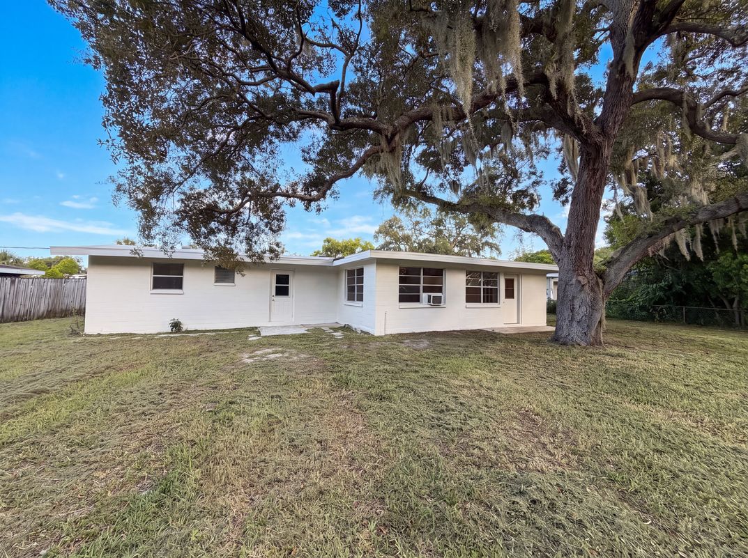 Photo 21 of 24 of 1436 Alabama Ave, Holly Hill, FL