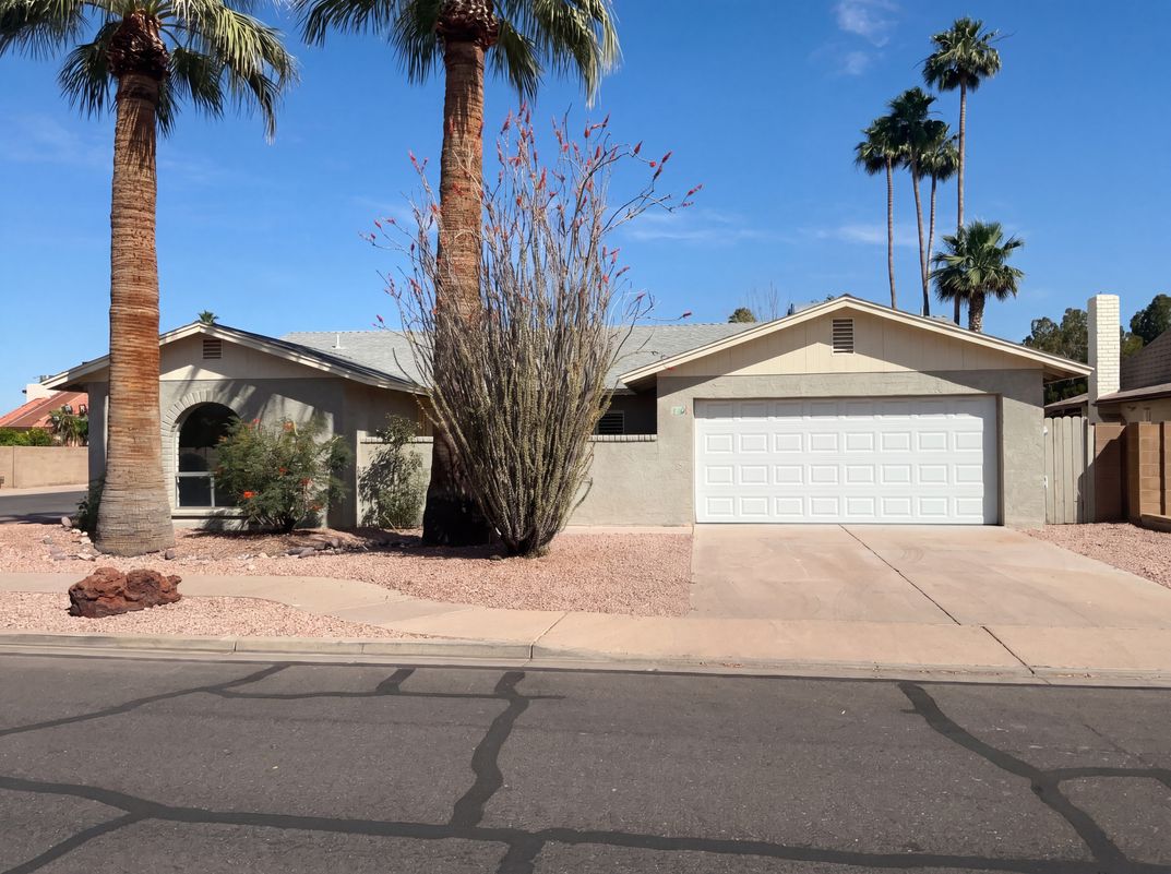 Property photo 1 of 2219 S Estrella Cir