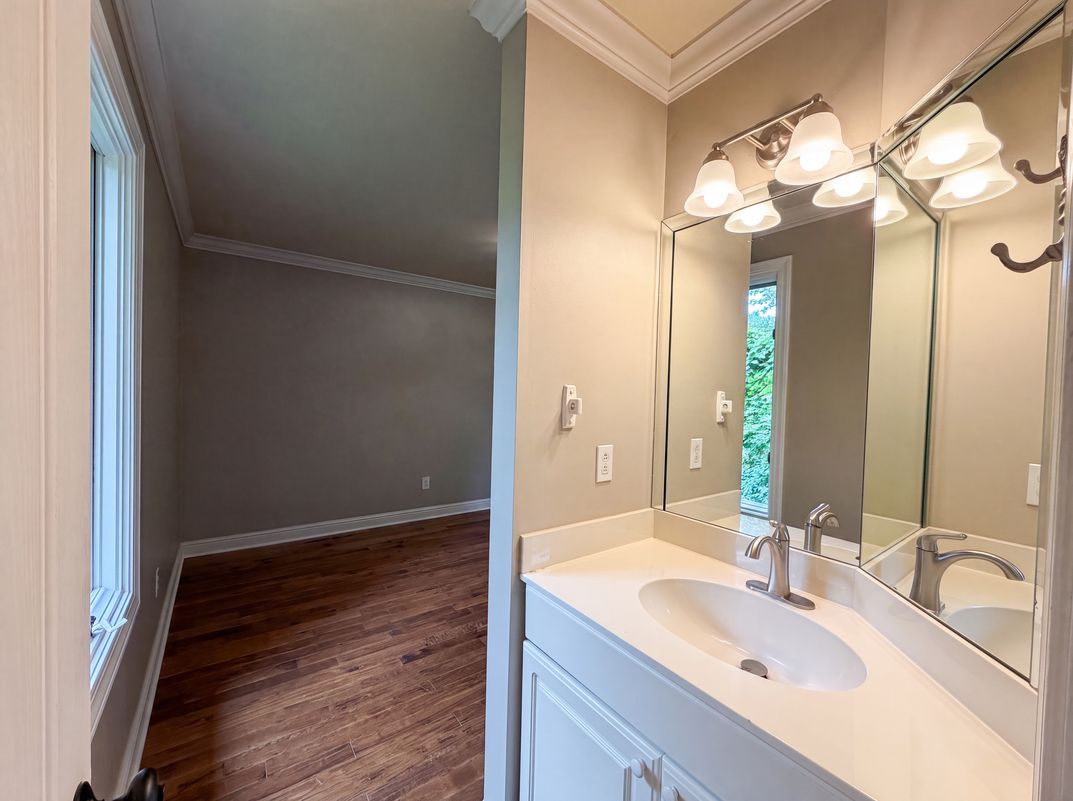 Photo 18 of 84 of 7030 Willowick Dr, Brentwood, TN