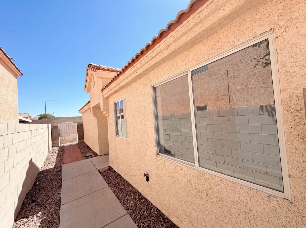 Photo 29 of 33 of 9121 Indian Breeze Dr, Las Vegas, NV